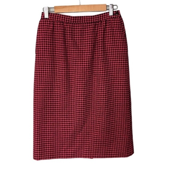 Pendleton Dresses & Skirts - Vintage Pendleton 100% Virgin Wool Black Pink Houndstooth Midi Skirt